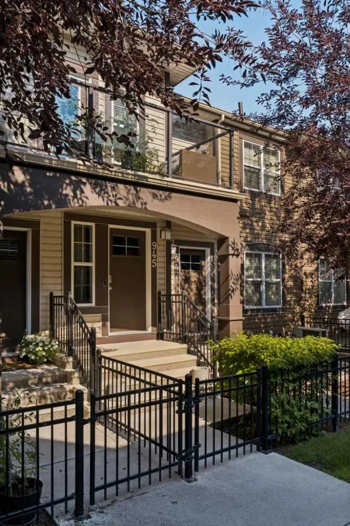 945 Mckenzie Towne Manor Southeast, Calgary – Residential Row/Townhouse Listing Photo 2