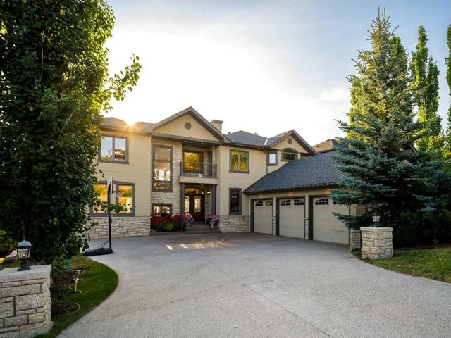 3221 77 Street Sw, Calgary