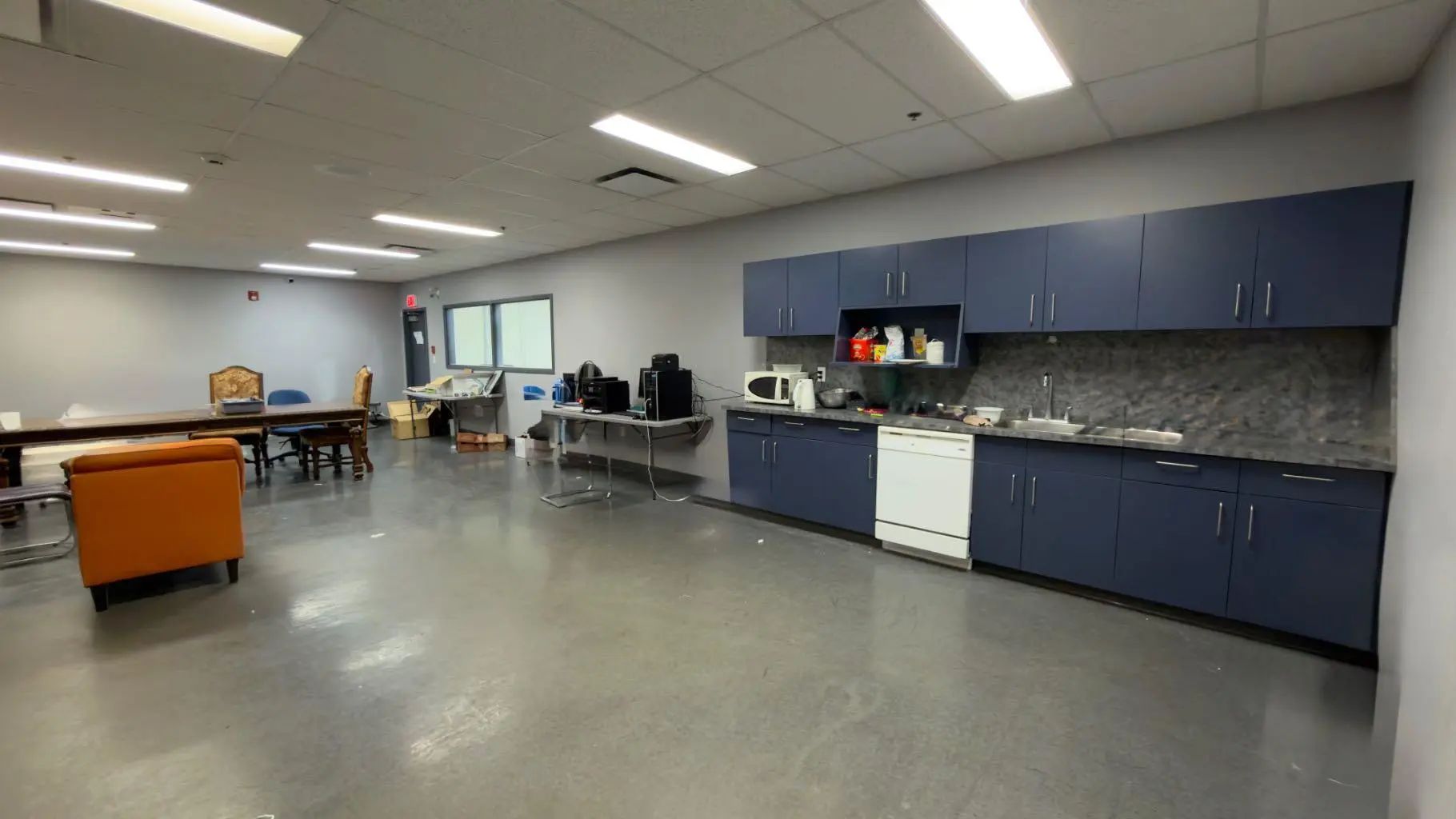 13 1305 33 Street Northeast, Calgary – Commercial Mixed Use Listing Photo 2