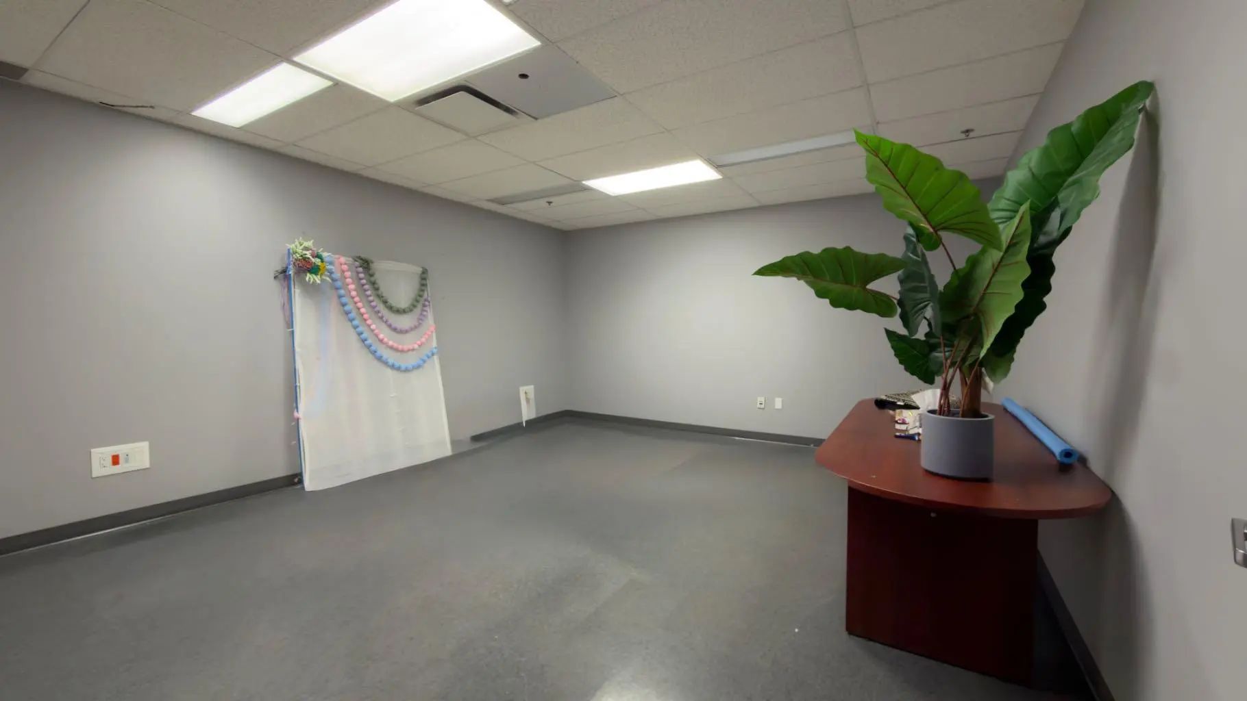 13 1305 33 Street Northeast, Calgary – Commercial Mixed Use Listing Photo 3
