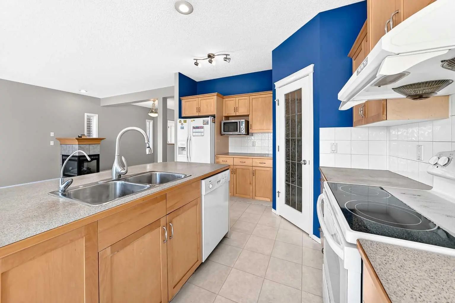 16 Royal Birch Rise Northwest, Calgary – Residential Detached Listing Photo 14