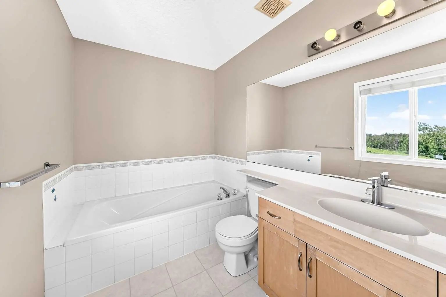 16 Royal Birch Rise Northwest, Calgary – Residential Detached Listing Photo 29