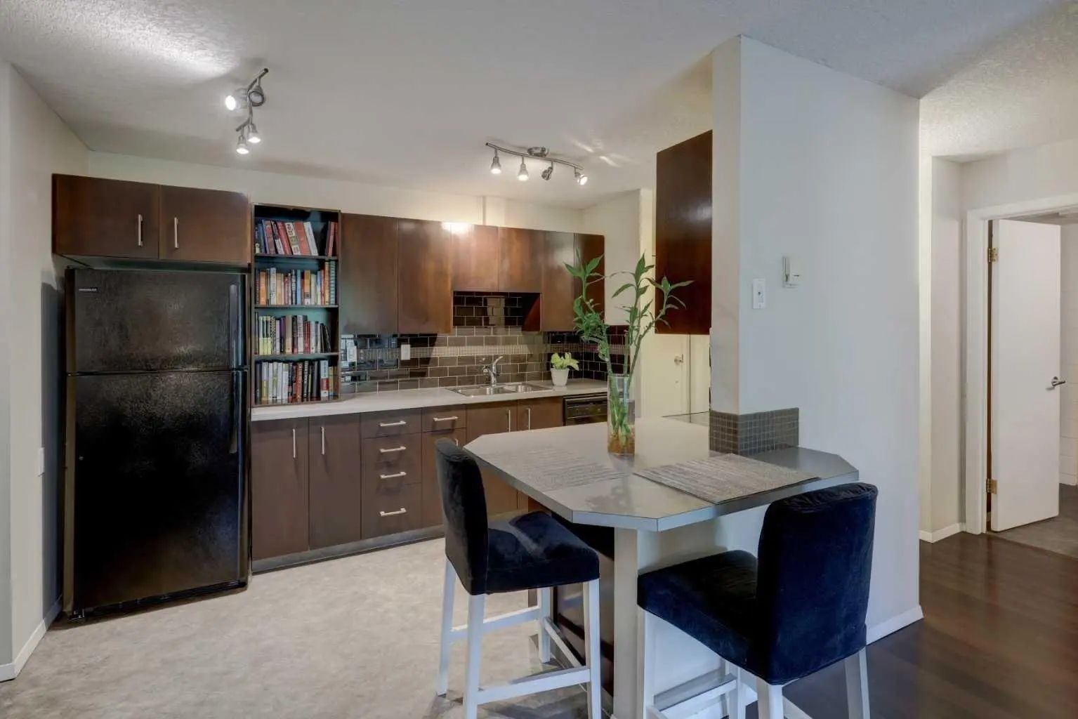 206 835 19 Avenue Southwest, Calgary – Residential Apartment Listing Photo 6