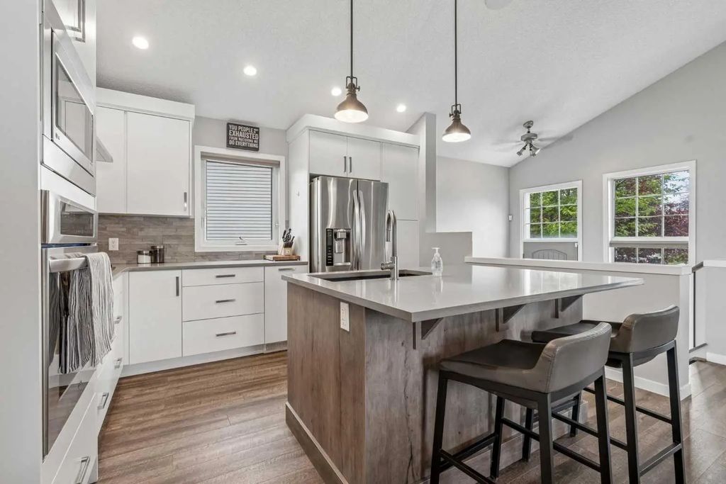 230 Mt Lorette Place Se, Calgary