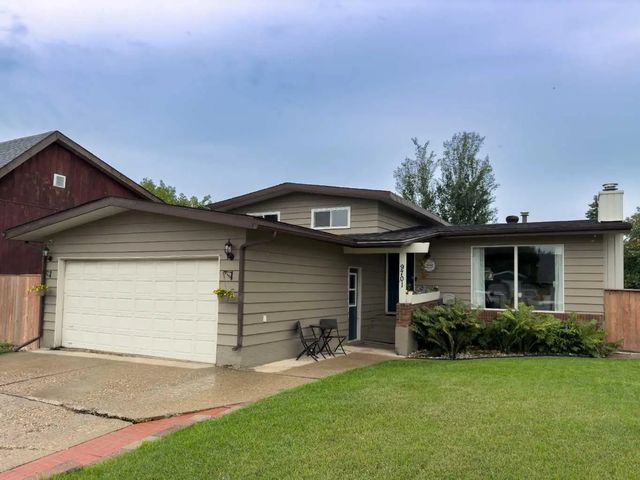 9701 73 Avenue , Peace River