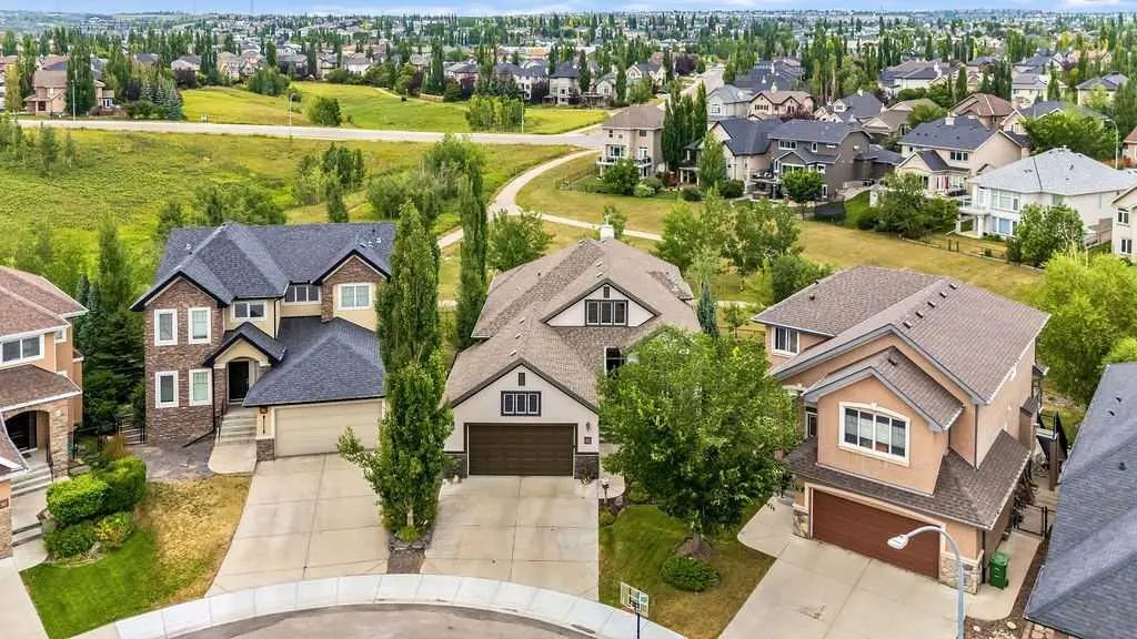 22 Tuscany Estates Crescent Northwest, Calgary – Residential Detached Listing Photo 3