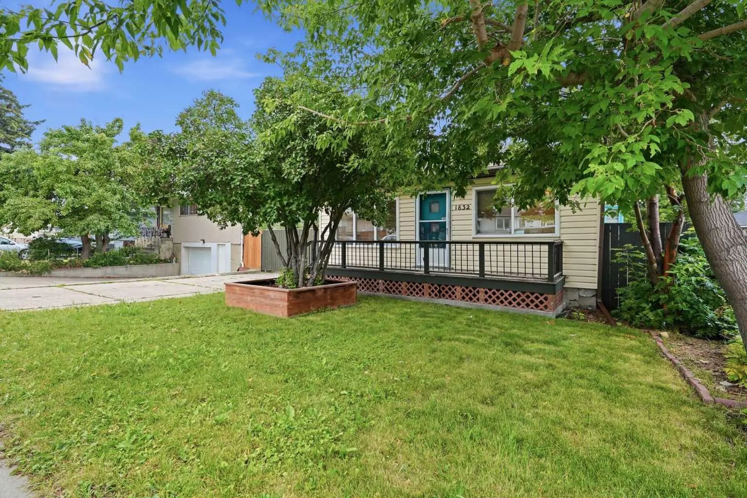 1832 43 Street Southeast, Calgary – Residential Detached Listing Photo 2