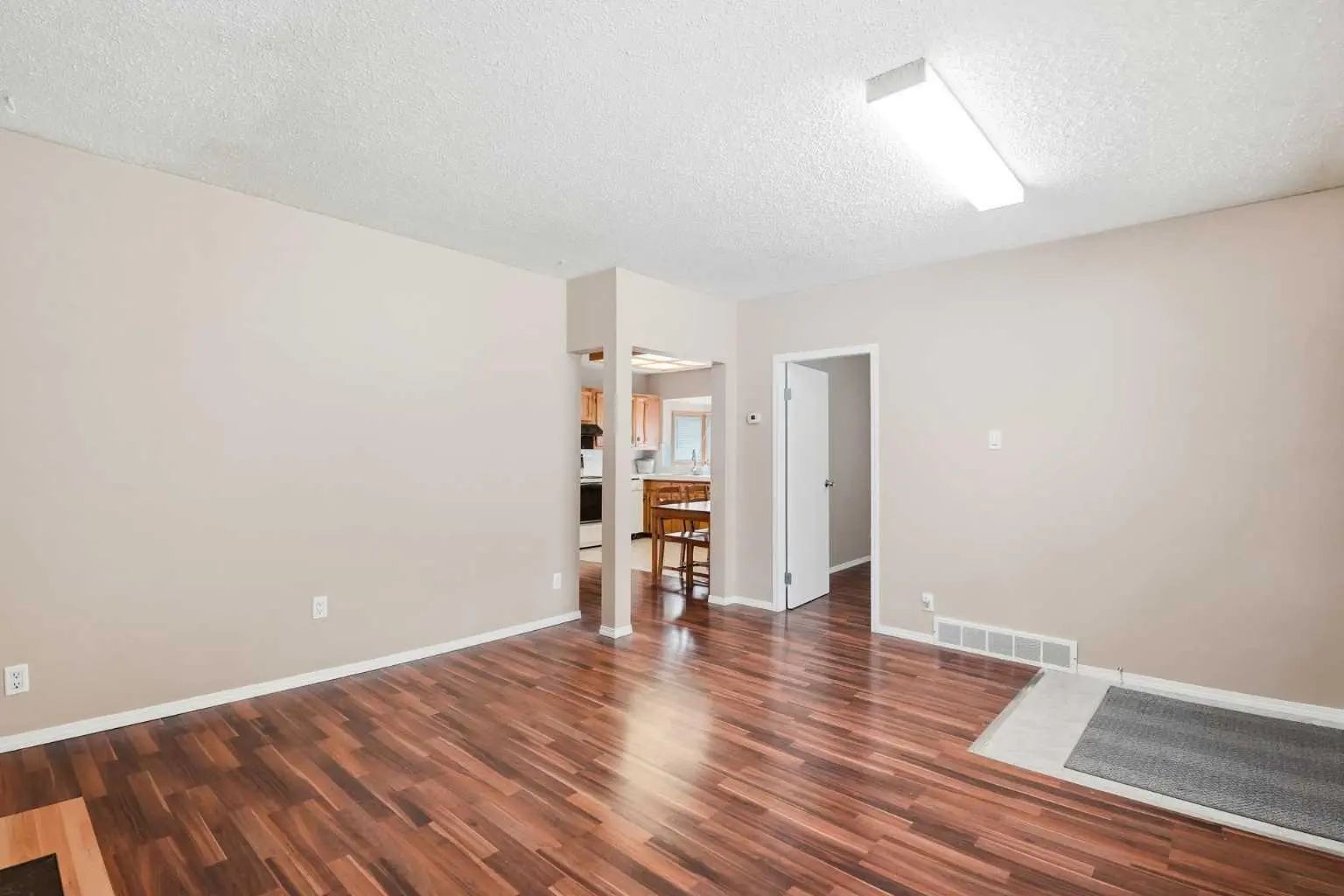 1832 43 Street Southeast, Calgary – Residential Detached Listing Photo 4