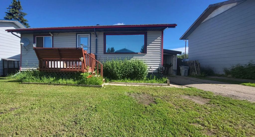4916 58 Avenue  , High Prairie