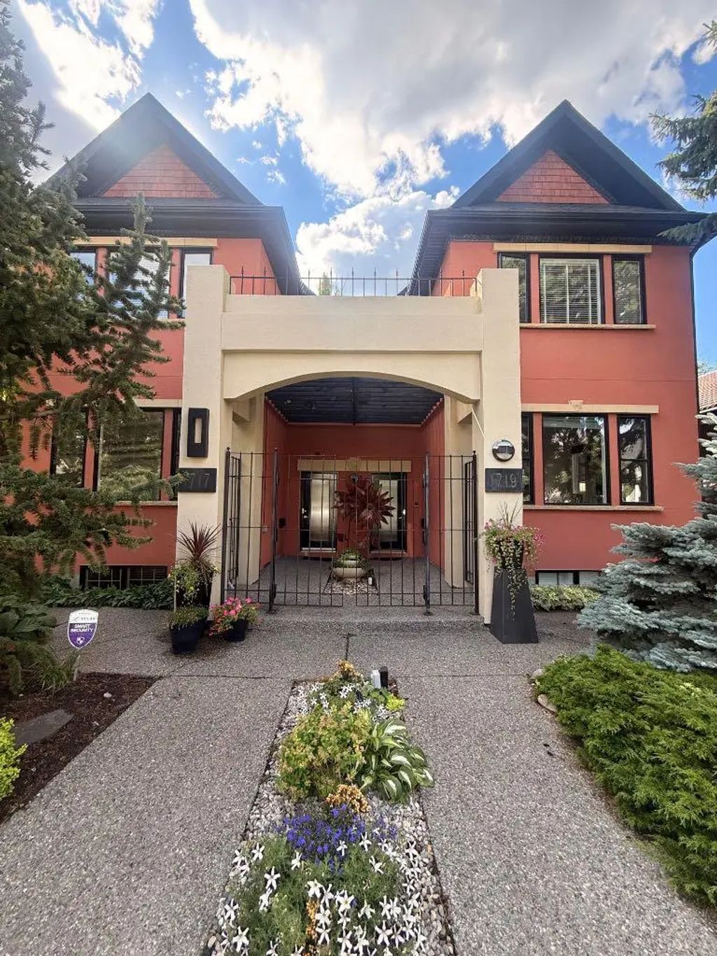 1717 7 Avenue Nw, Calgary