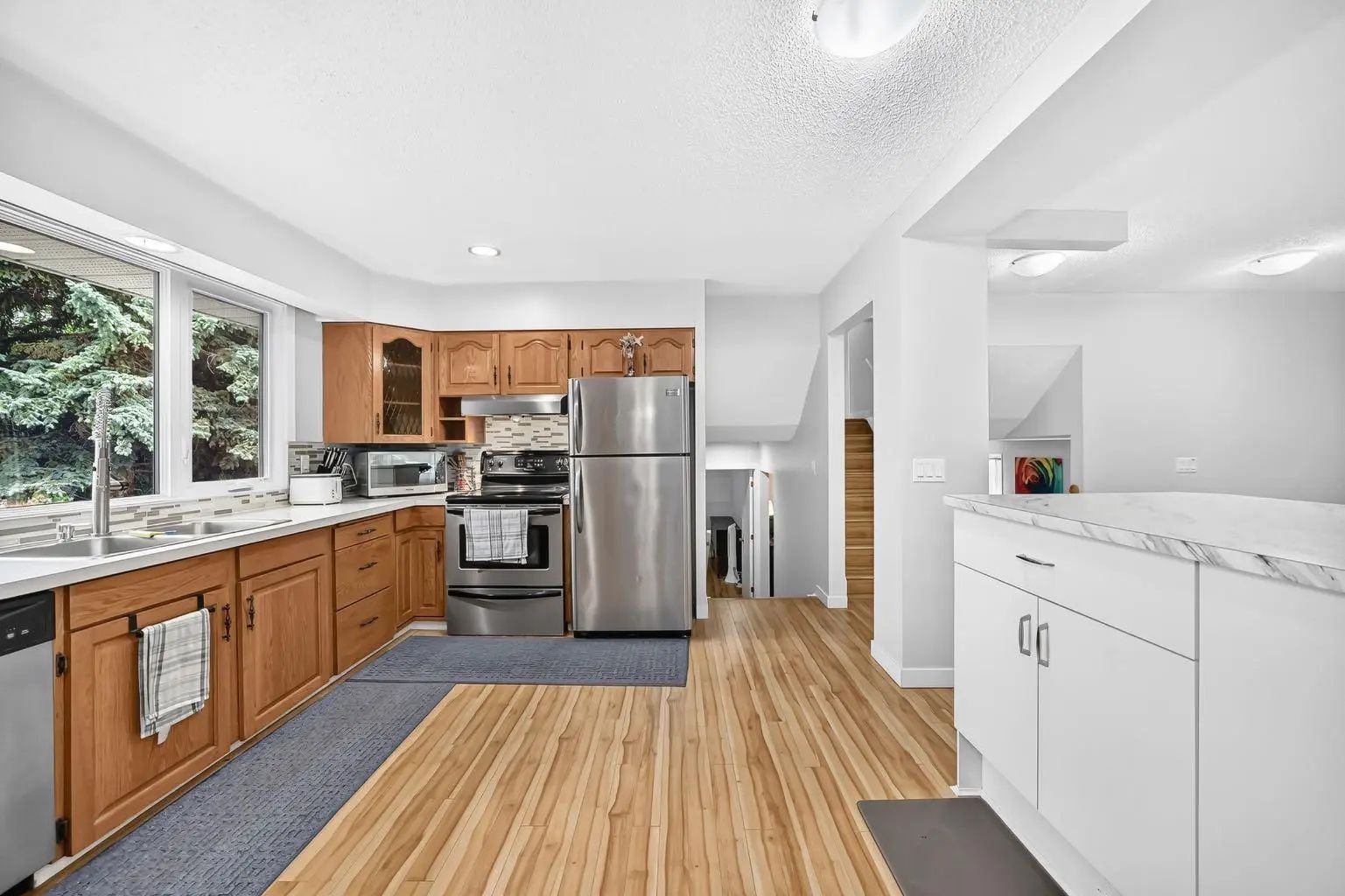 1008 Cantabrian Drive Southwest, Calgary – Residential Detached Listing Photo 6