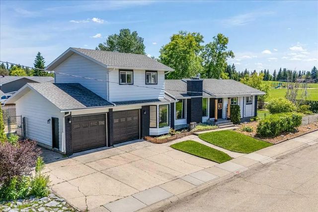 3 Armstrong Close , Red Deer
