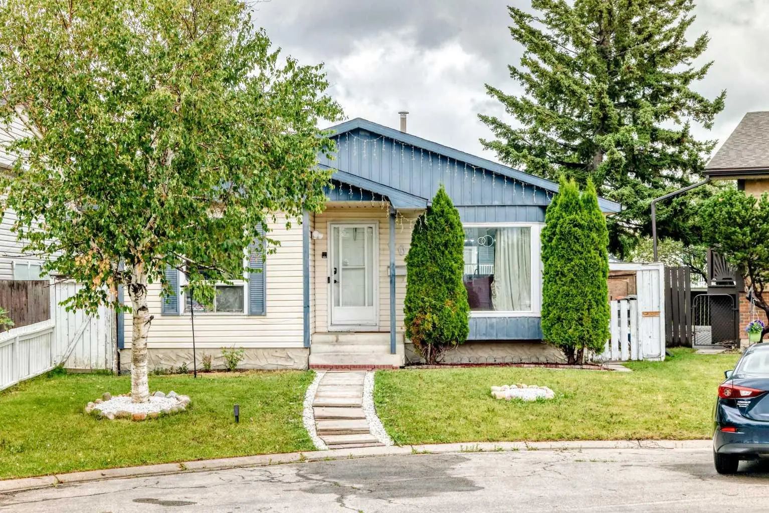 60 Falmere Court Northeast, Calgary – Residential Detached Listing Photo 2