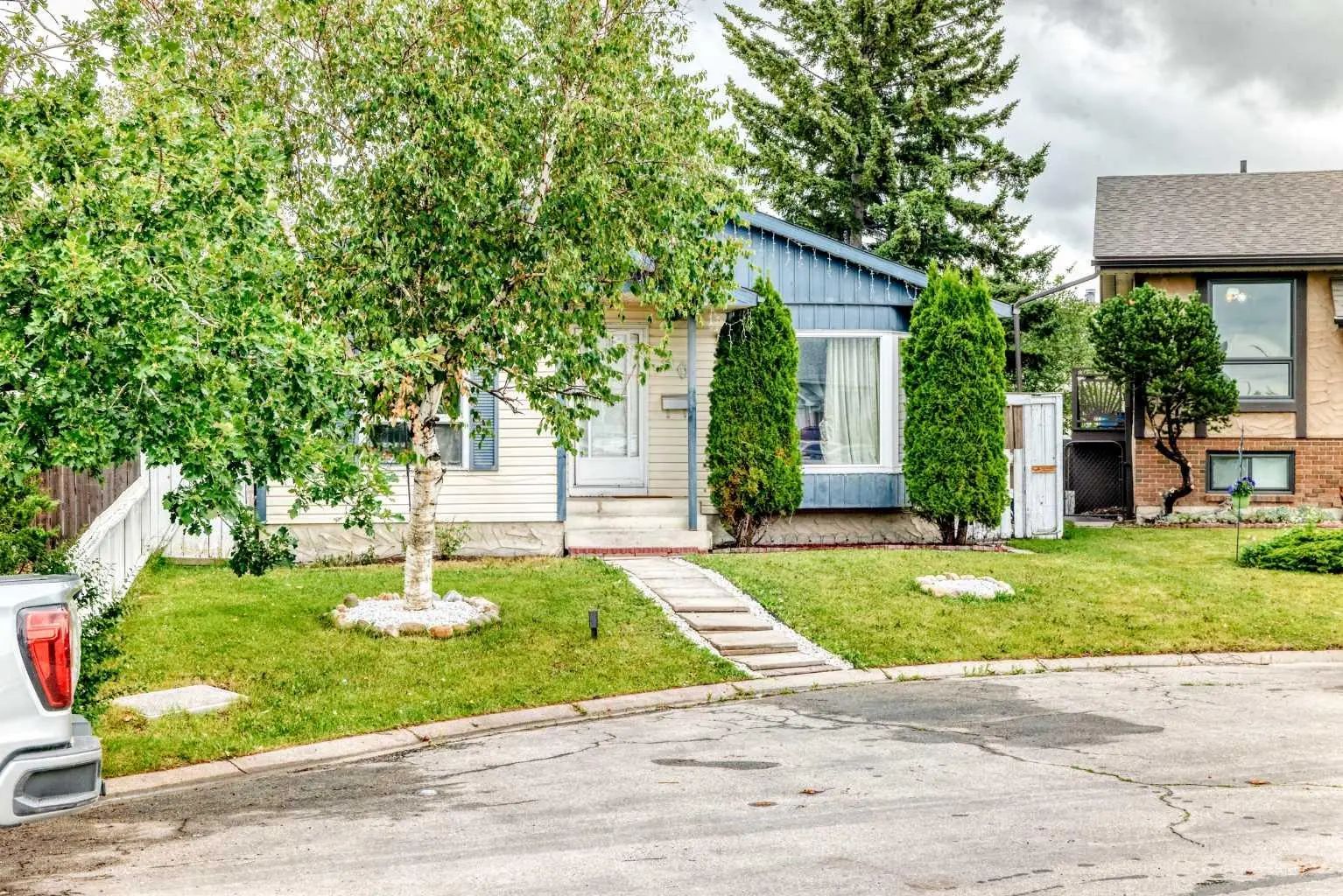 60 Falmere Court Northeast, Calgary – Residential Detached Listing Photo 4