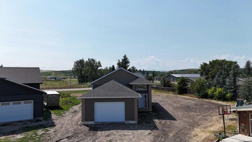 881 2a Street W, Cardston