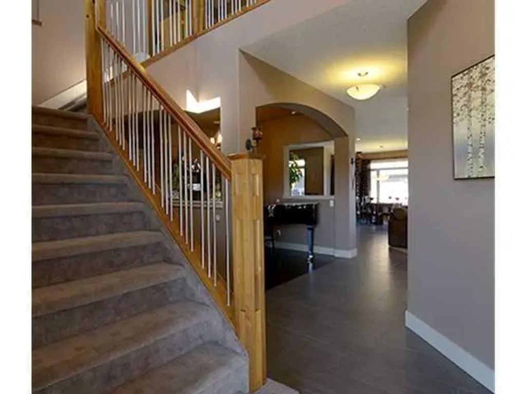 160 Panatella Crescent Nw, Calgary
