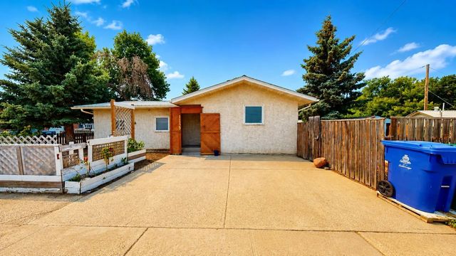 1239 41 Avenue N, Lethbridge