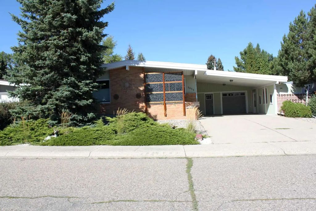 1425 Scenic Drive S, Lethbridge
