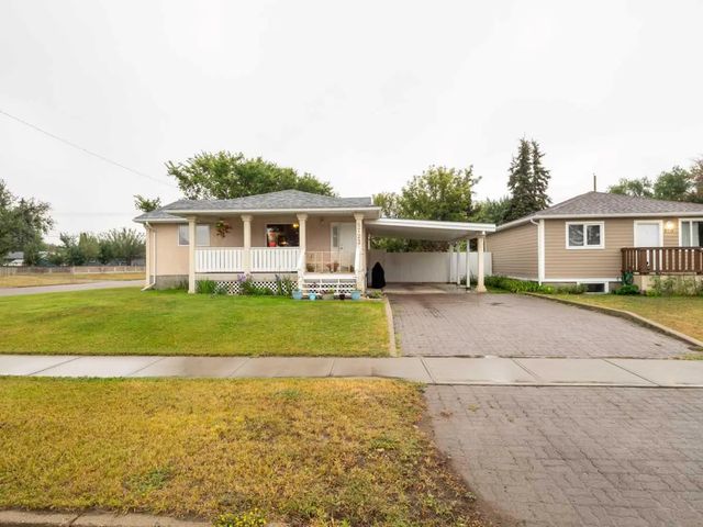5723 54 St  , Taber