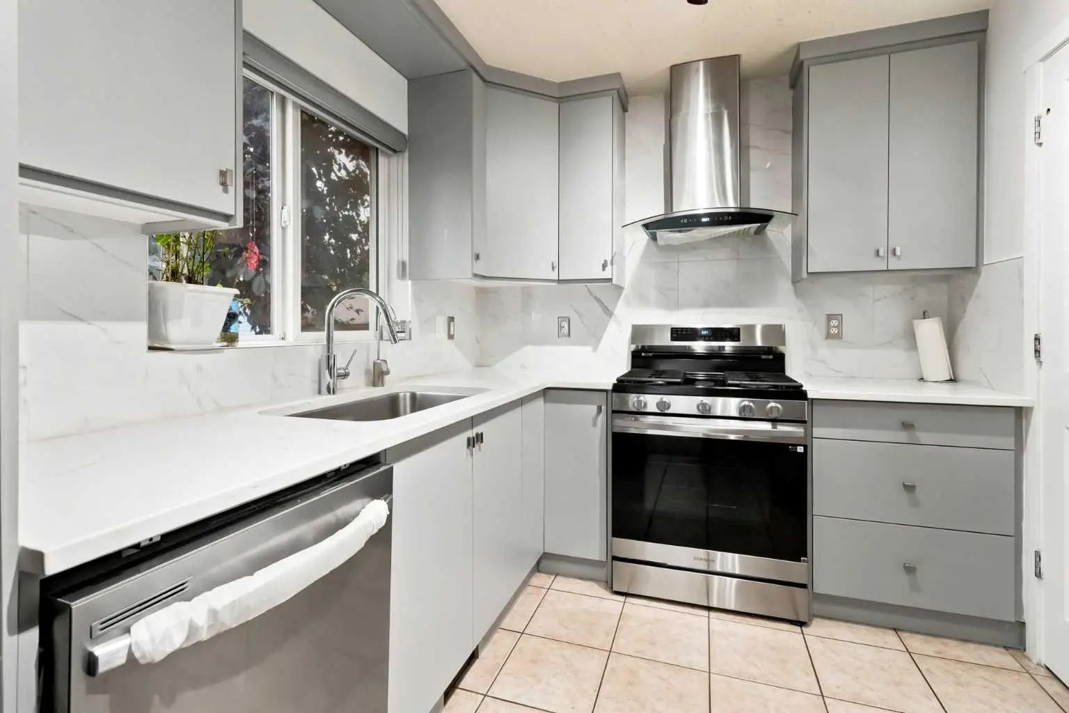 98 Panatella Hill Northwest, Calgary – Residential Semi Detached (Half Duplex) Listing Photo 3