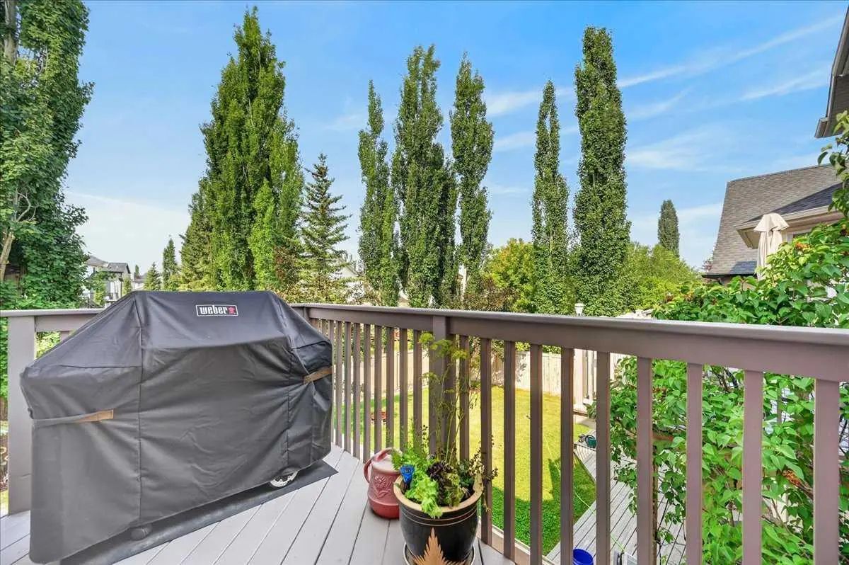 212 Cresthaven Place Southwest, Calgary – Residential Detached Listing Photo 17