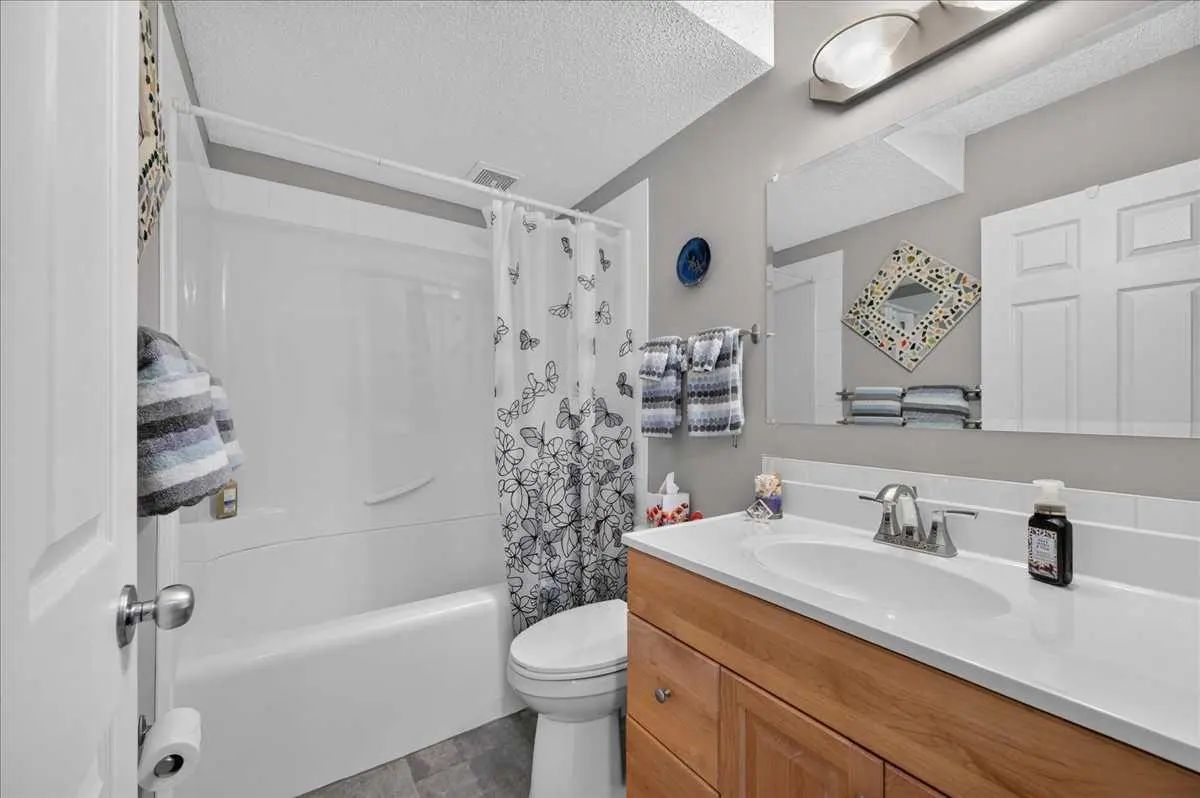 212 Cresthaven Place Southwest, Calgary – Residential Detached Listing Photo 38