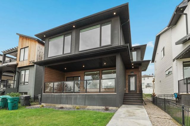 304 Grassland Boulevard W, Lethbridge