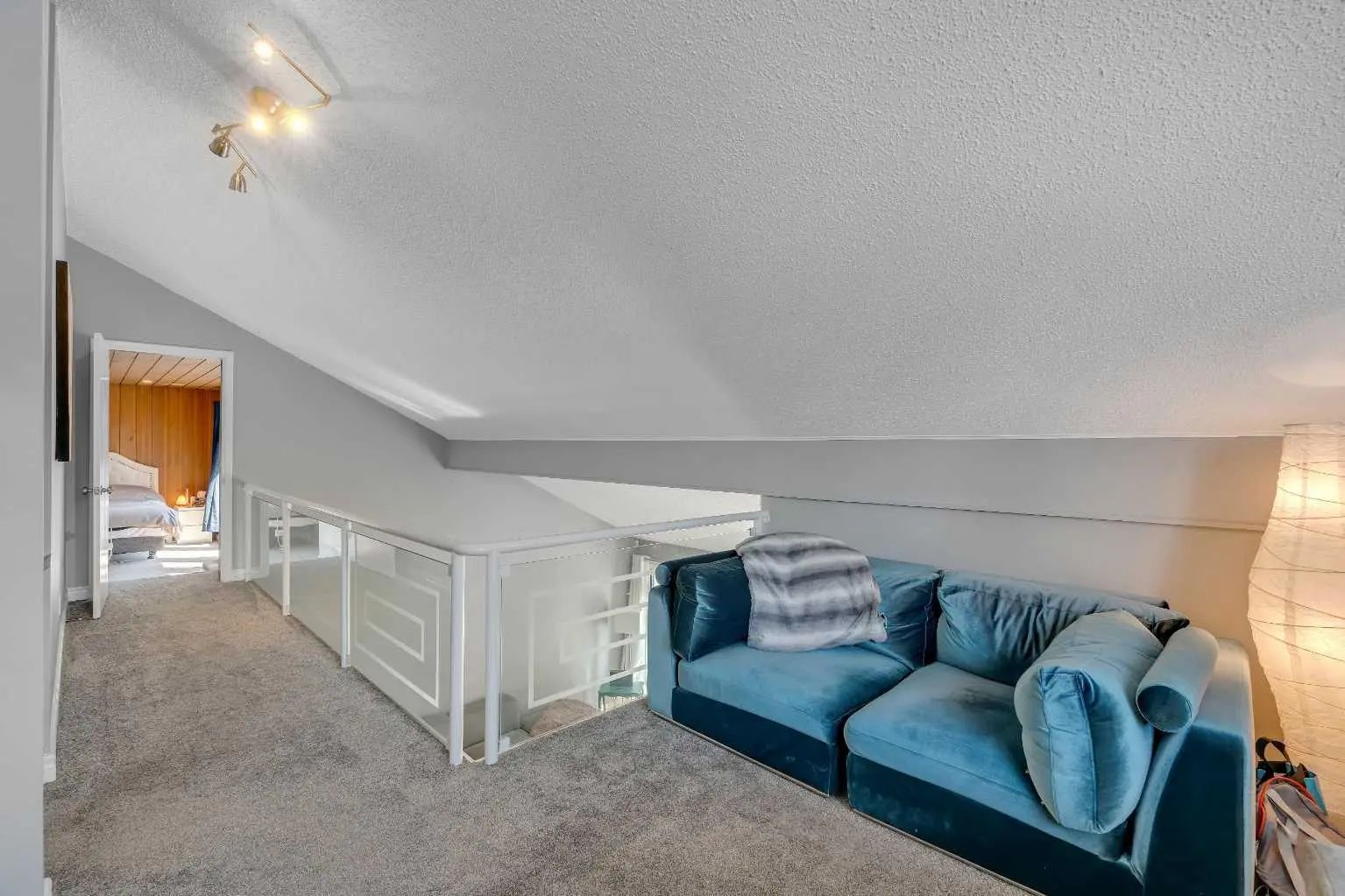 12 Oakvale Place Southwest, Calgary – Residential Detached Listing Photo 15