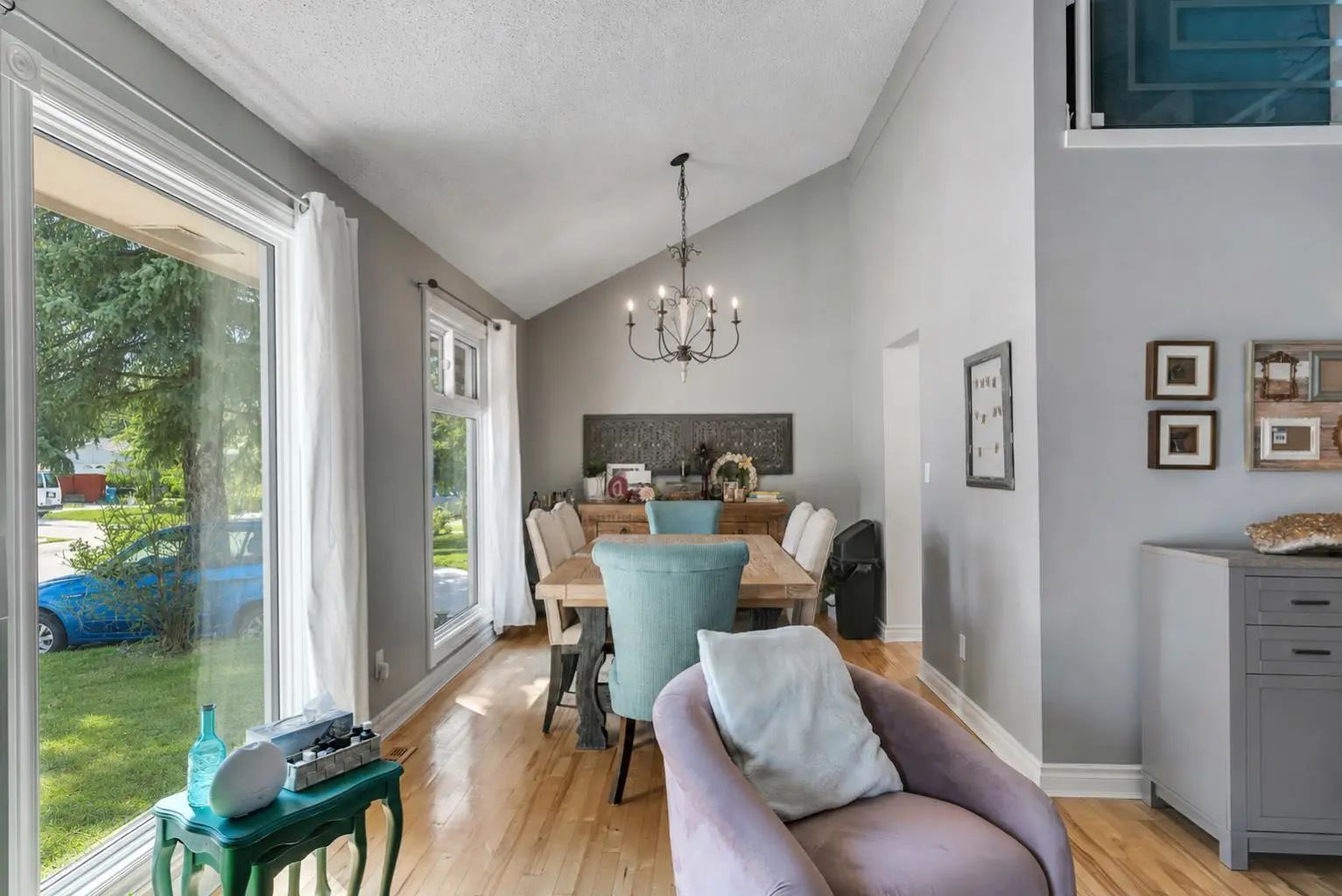 12 Oakvale Place Southwest, Calgary – Residential Detached Listing Photo 7