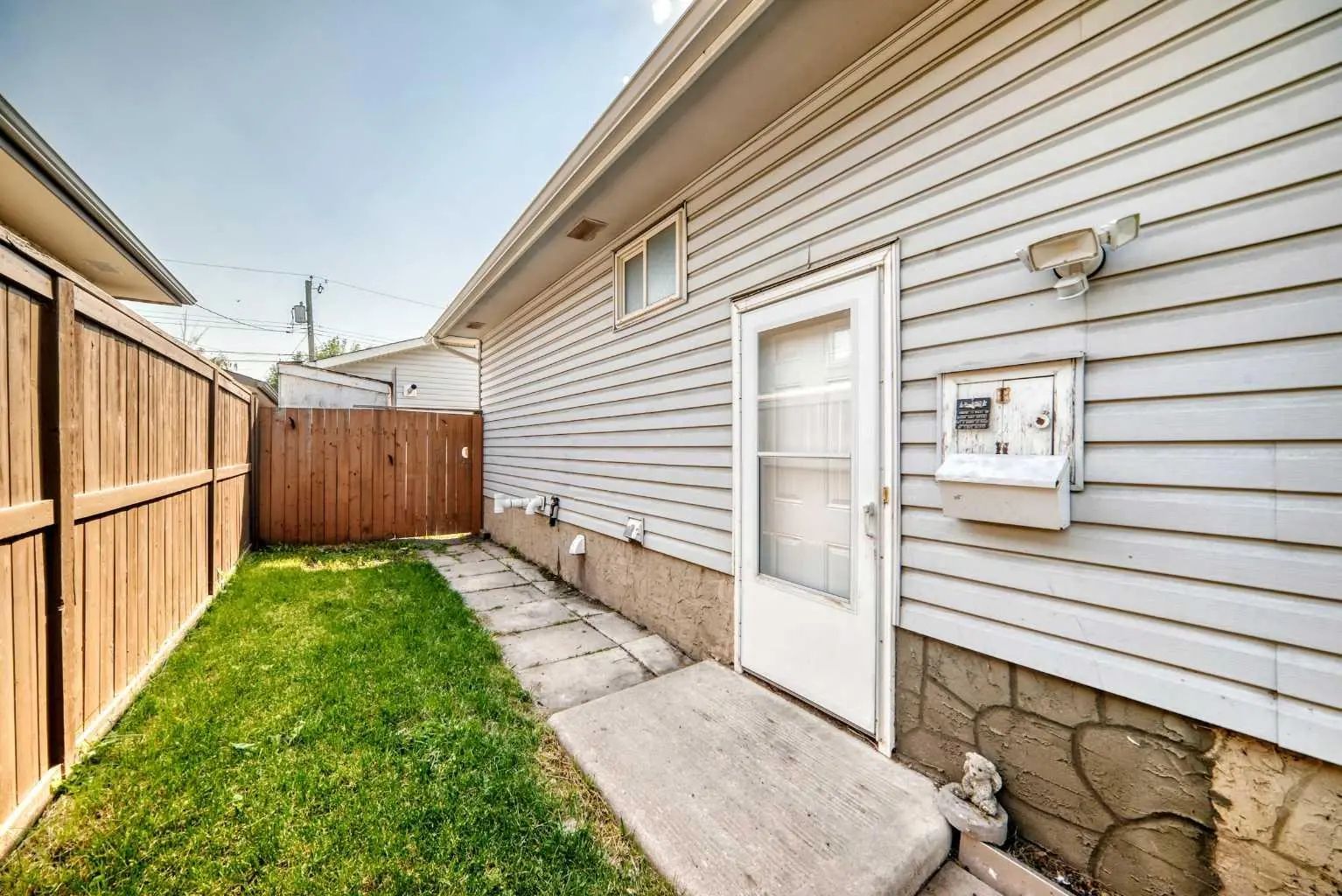 152 Maranda Close Northeast, Calgary – Residential Detached Listing Photo 3