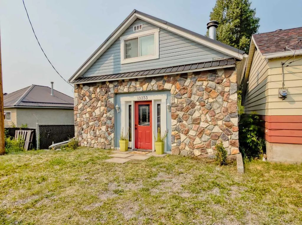 13353 16 Avenue , Blairmore