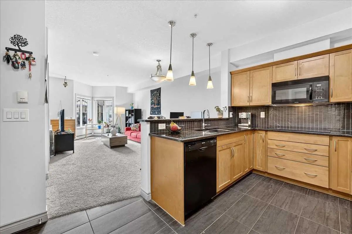 303 70 Royal Oak Plaza Northwest, Calgary – Residential Apartment Listing Photo 8