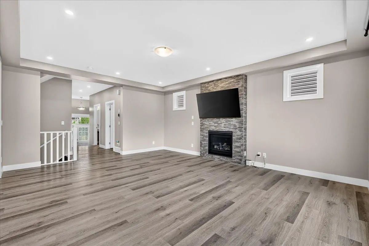 244 Carrington Crescent Northwest, Calgary – Residential Detached Listing Photo 4