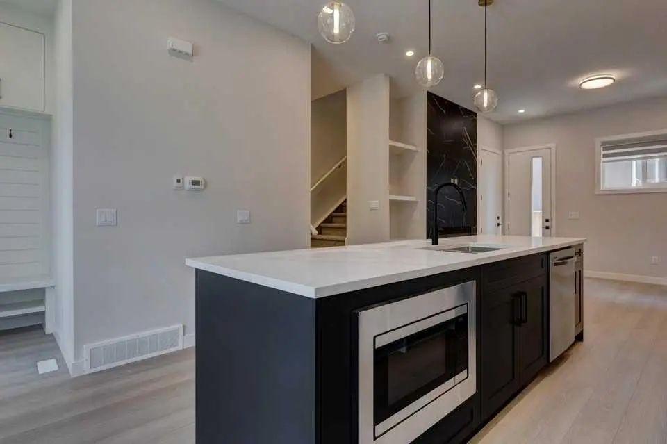 602 11 Avenue Northeast, Calgary – Residential Row/Townhouse Listing Photo 9