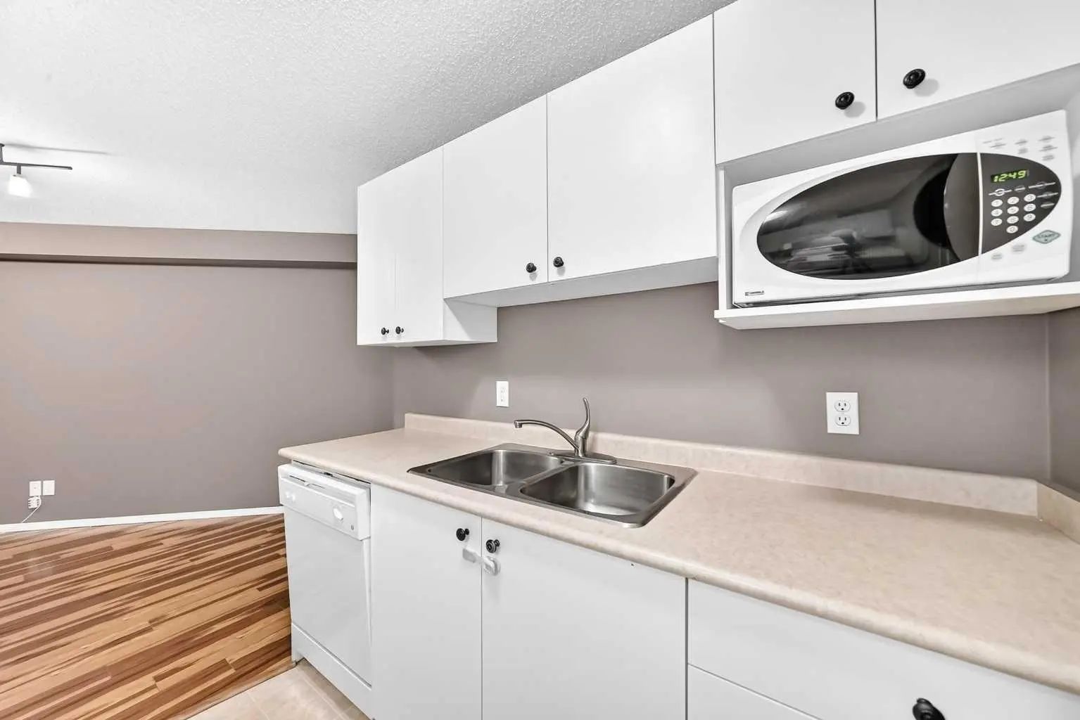5208a 604 8 Street Southwest, Airdrie – Residential Apartment Listing Photo 9