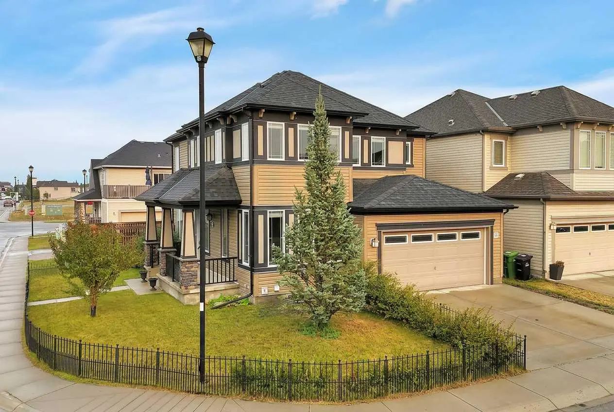 200 Windgate Close Southwest, Airdrie – Residential Detached Listing Photo 2