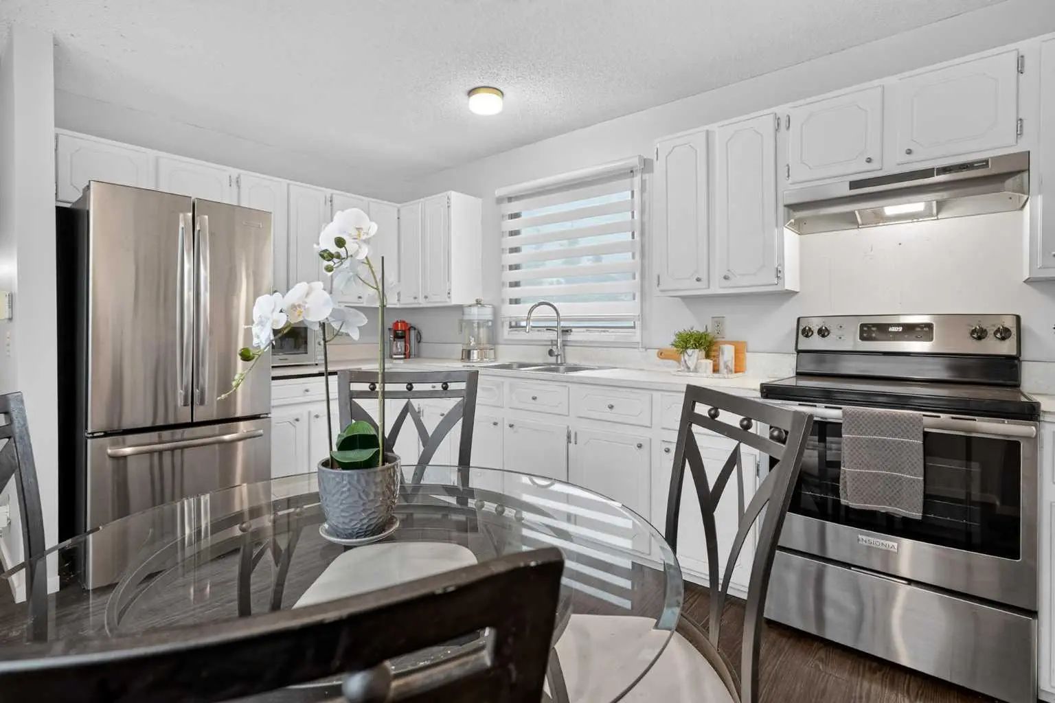 3881 Fonda Way Southeast, Calgary – Residential Row/Townhouse Listing Photo 2