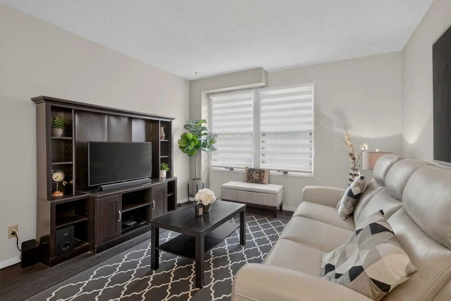 3881 Fonda Way Southeast, Calgary – Residential Row/Townhouse Listing Photo 5