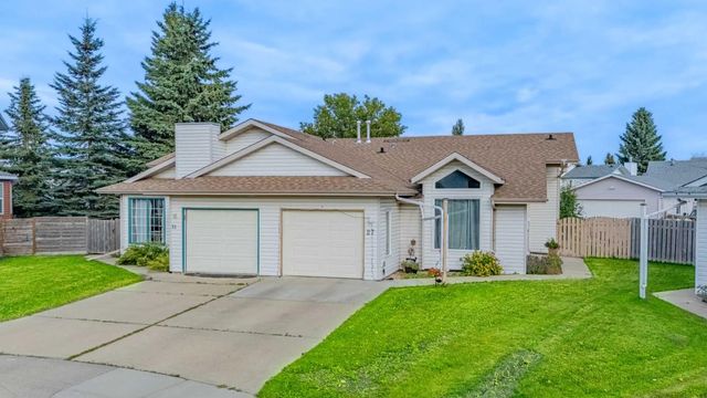 27 Escott Close , Red Deer