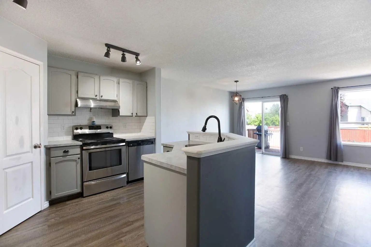 7269 Laguna Way Northeast, Calgary – Residential Detached Listing Photo 2