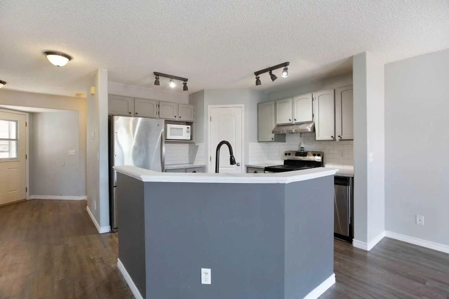 7269 Laguna Way Northeast, Calgary – Residential Detached Listing Photo 3