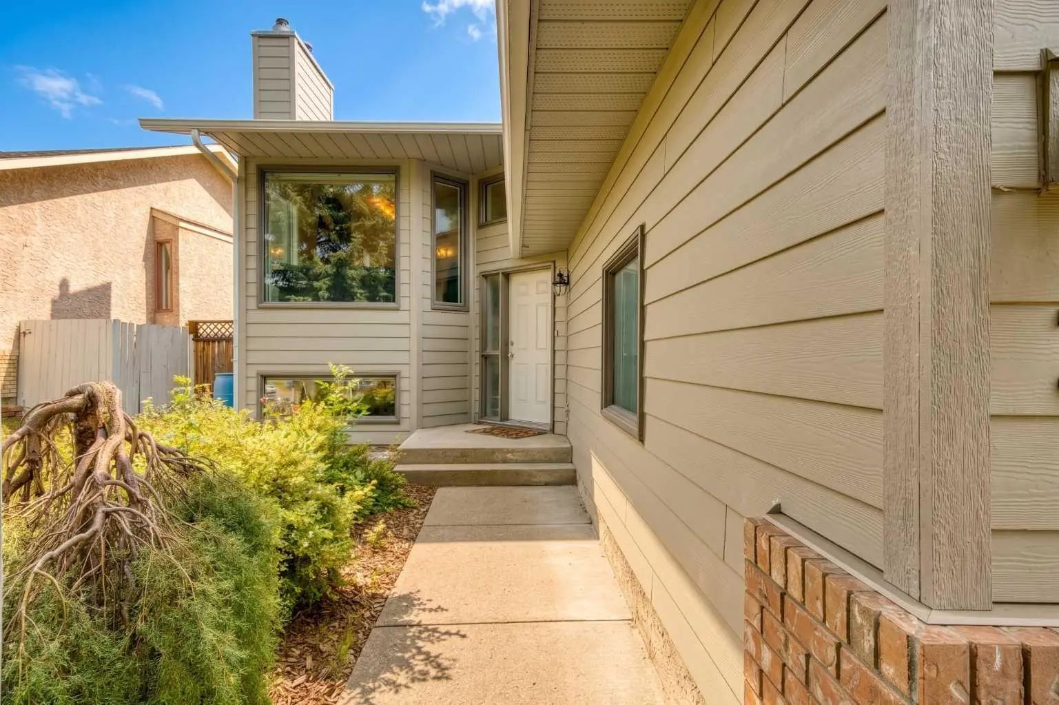 36 Shannon Circle Southwest, Calgary – Residential Detached Listing Photo 2