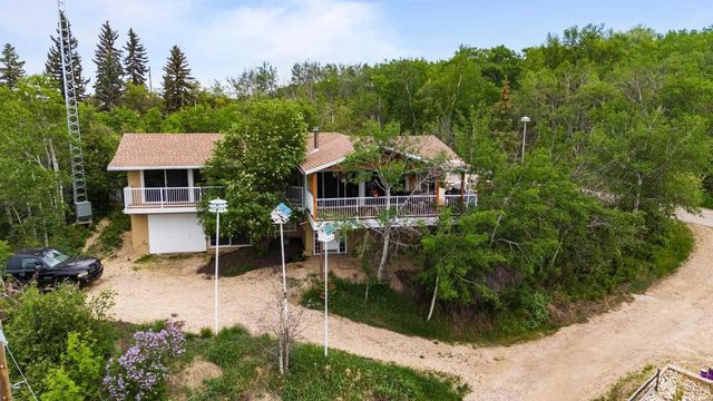 325 Minnewaukan Road , Tillicum Beach