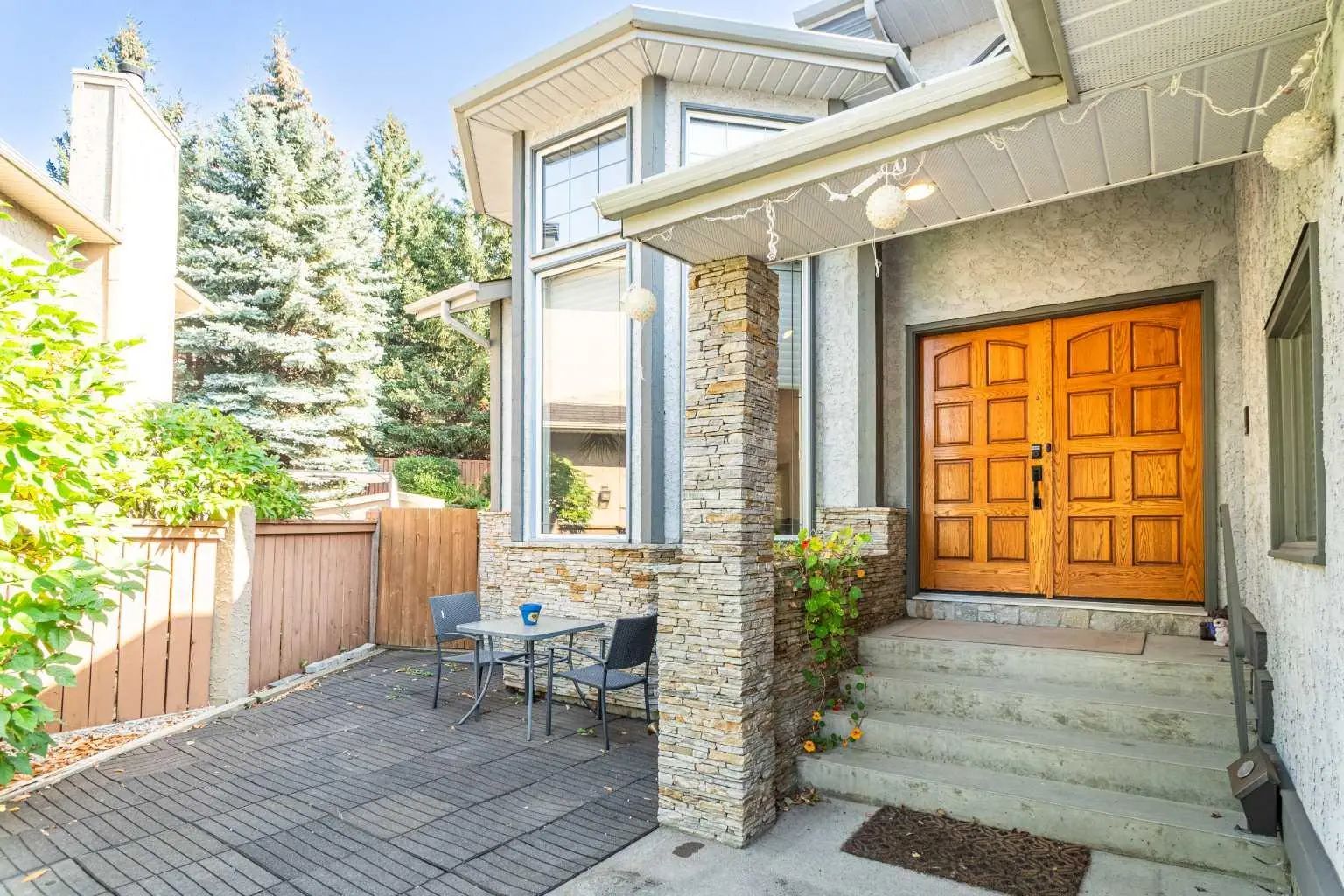 307 Woodhaven Bay Southwest, Calgary – Residential Detached Listing Photo 2