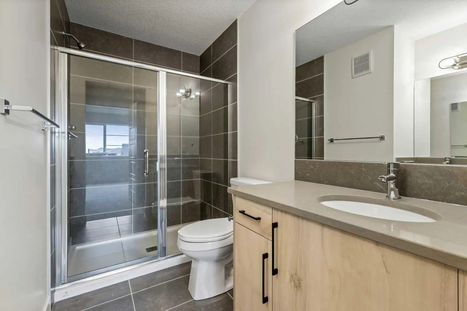 12 Waterford Glen , Chestermere – Residential Row/Townhouse Listing Photo 12