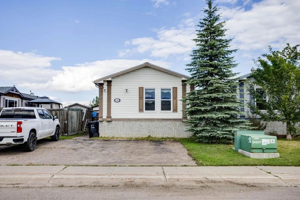 125 Elm Street , Fort McMurray