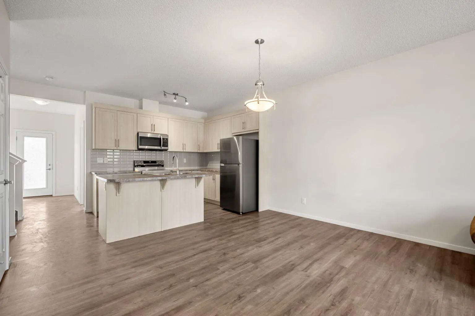 61 Cityline Gate Northeast, Calgary – Residential Semi Detached (Half Duplex) Listing Photo 2