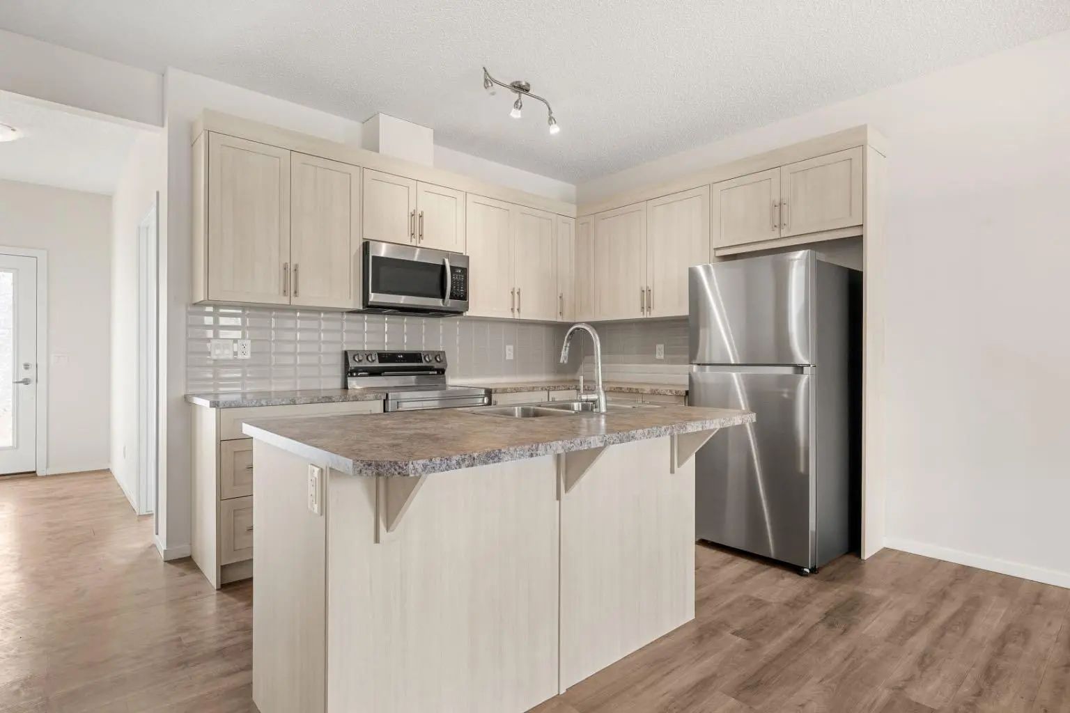 61 Cityline Gate Northeast, Calgary – Residential Semi Detached (Half Duplex) Listing Photo 7