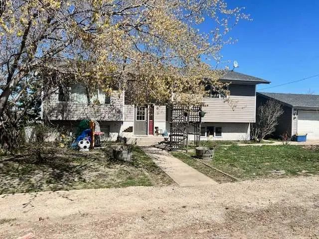 6 1 Avenue , Round Hill