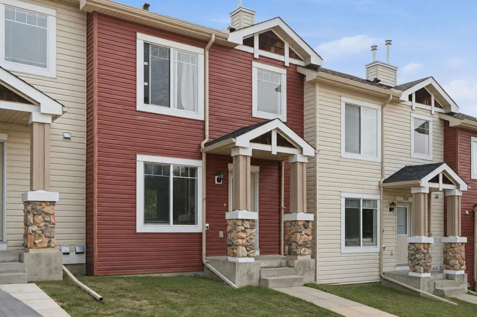 106 Panamount Drive Northwest, Calgary – Residential Row/Townhouse Listing Photo 2